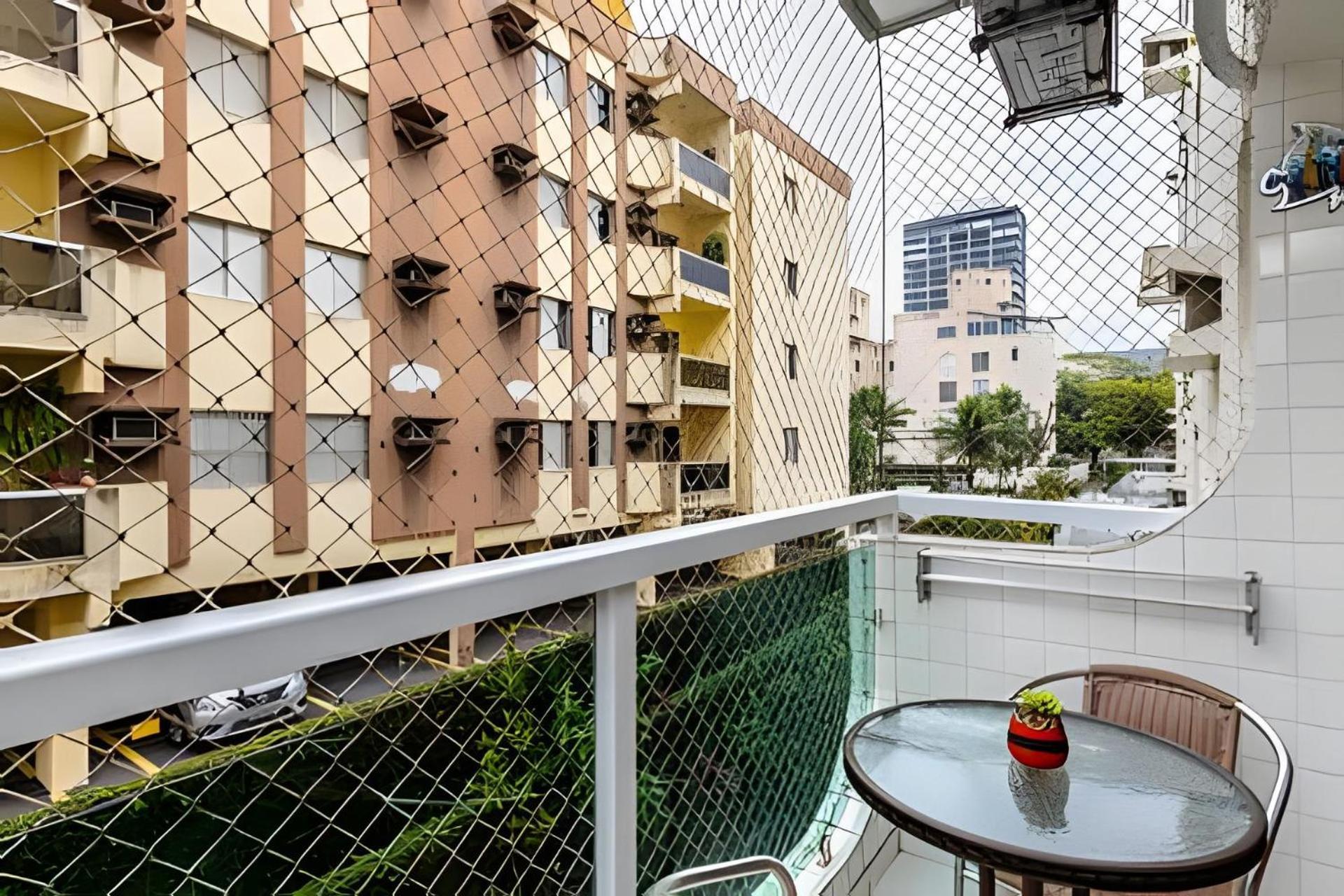 Apto Na Enseada Excelente Localizacao, 500M Da Praia, Garagem, Ar Condicionado Portaria 24 Horas กัวรูจา ภายนอก รูปภาพ